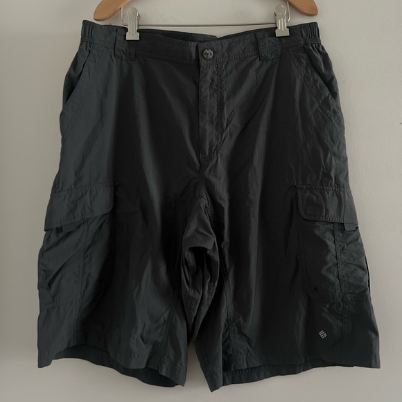 SOLD DO NOT BUY Men’s Columbia Cargo Shorts Bundle Khaki 36W 10L Dark Gray L 12L - Picture 8 of 9